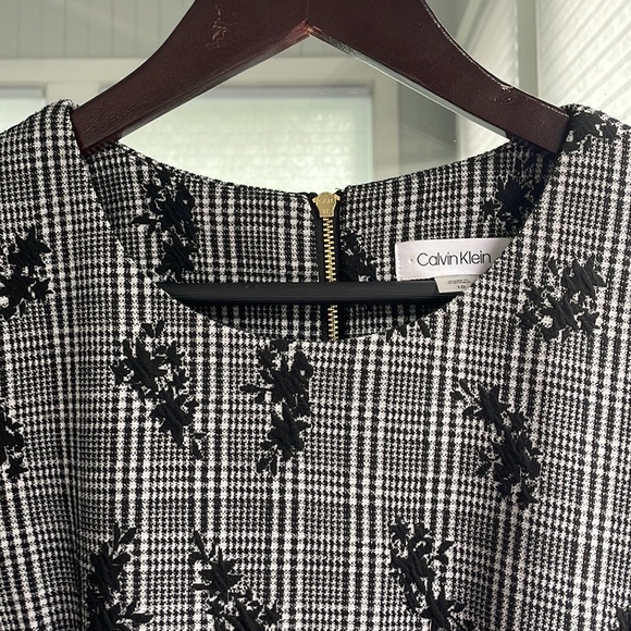 EUC Calvin Klein black plaid short sleeve dress size 10 - Picture 3 of 6